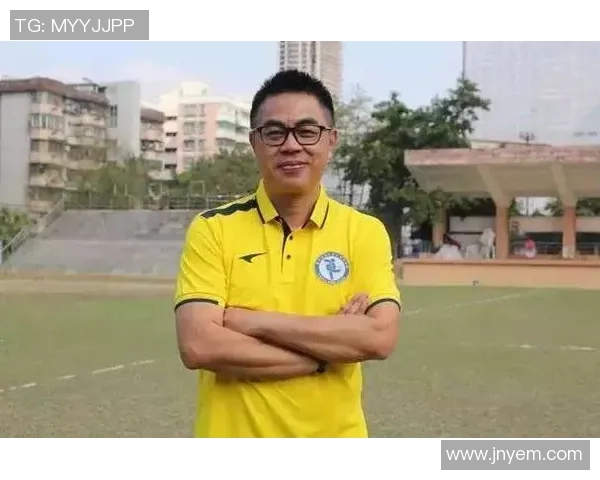 莫西干头足球明星的传奇人生与赛场风采解析